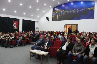 Çarşamba Ticaret Borsası Konferans Salonunda ' ' Türkiye'nin Girişimci Kadın Gücü Çarşamba Buluşması' ' Düzenlendi.